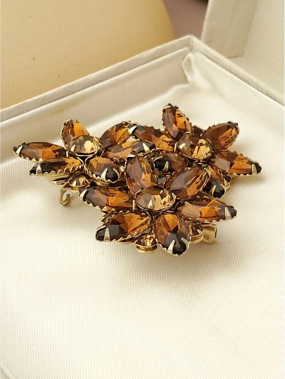 Vintage Triple Amber Brown Color Rhinestone Flower Cluster Brooch Pin